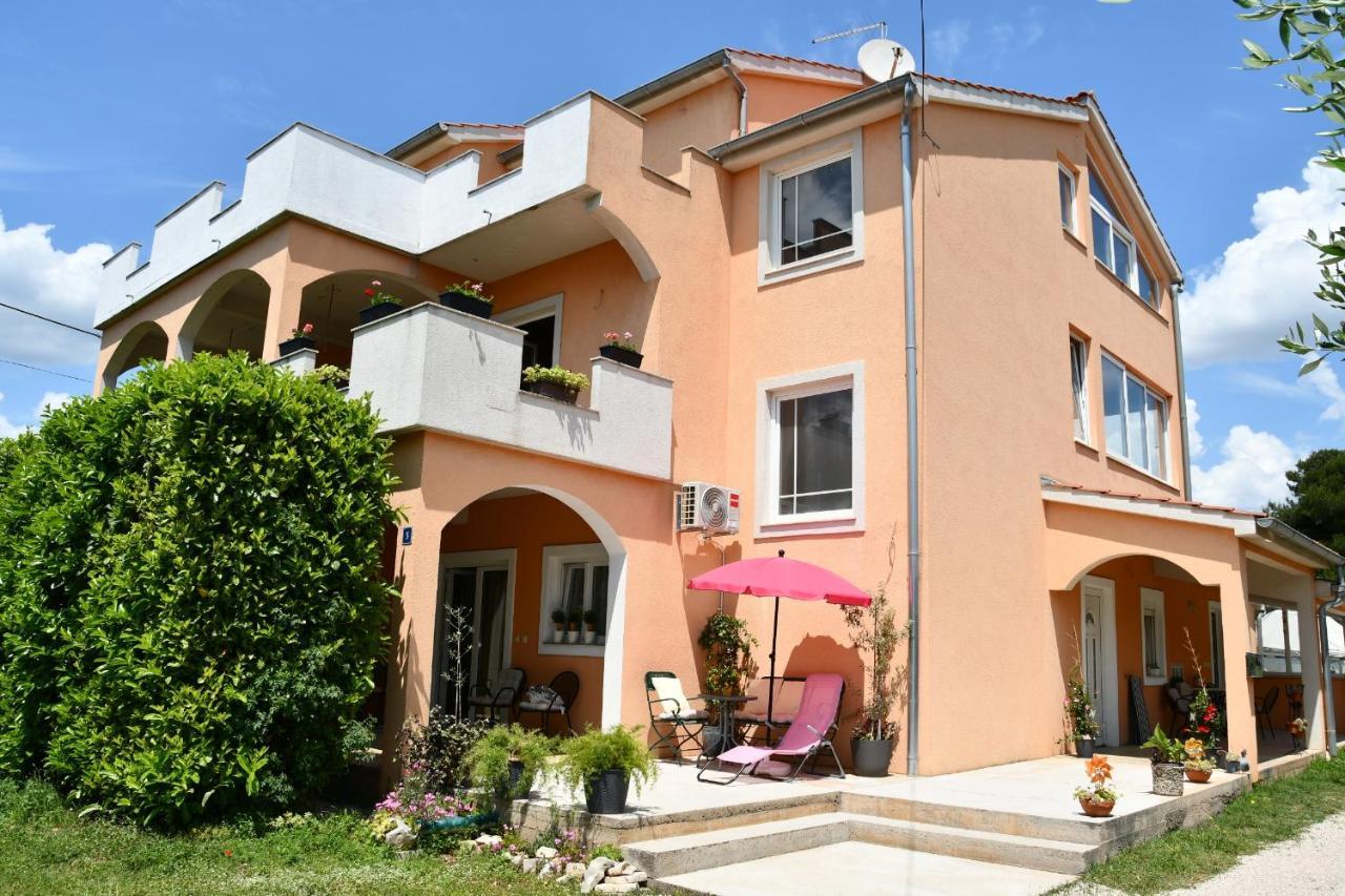Apartmani Joja Biograd Na Moru Eksteriør billede