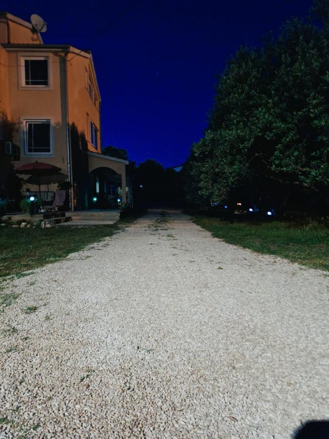 Apartmani Joja Biograd Na Moru Eksteriør billede