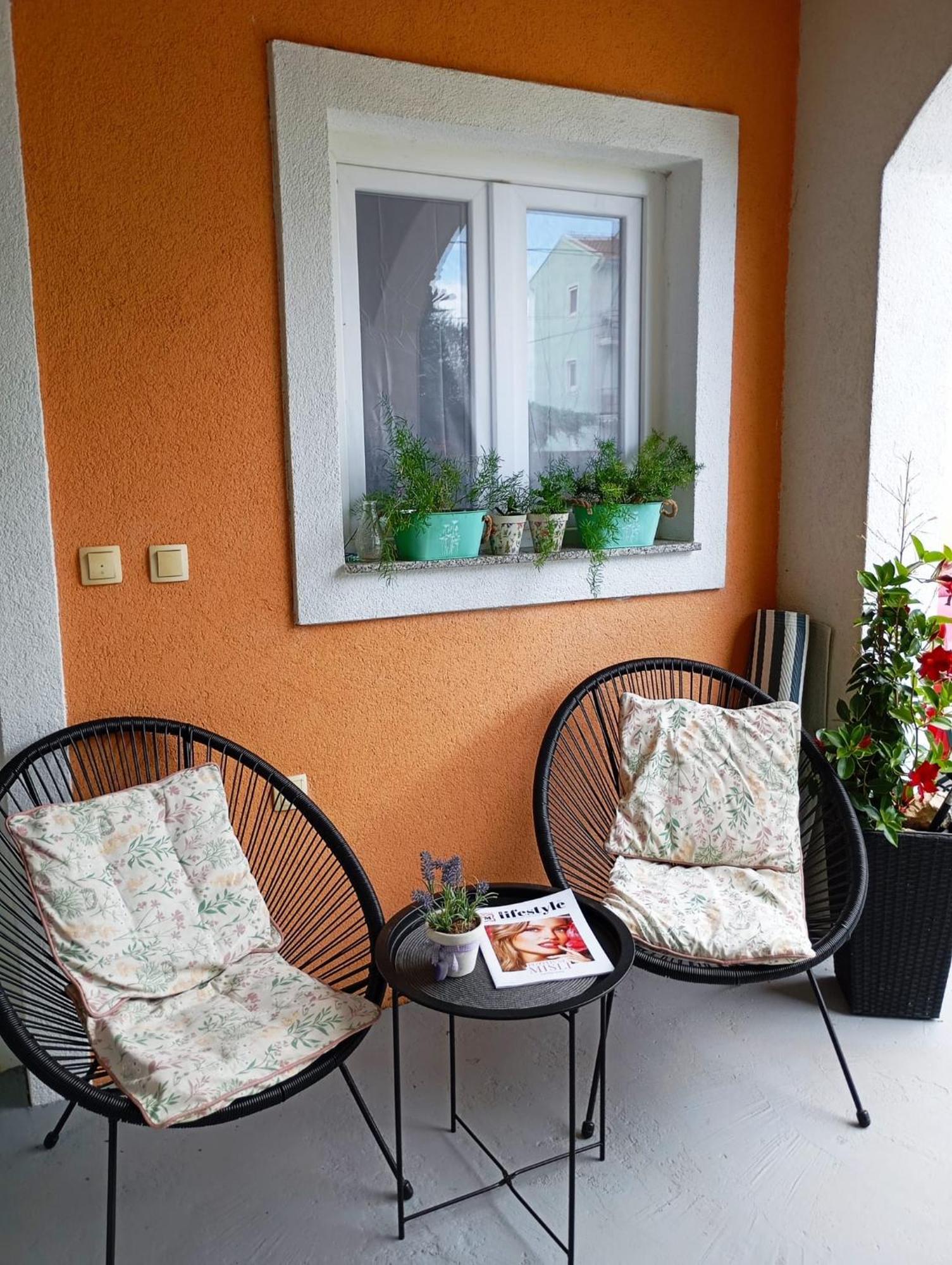 Apartmani Joja Biograd Na Moru Eksteriør billede